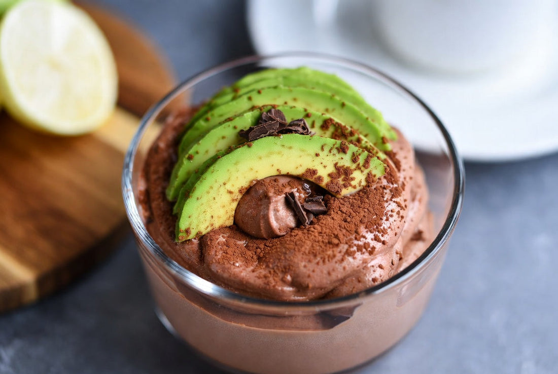 Low-Carb-Schoko-Mousse mit Avocado und Kakaopulver